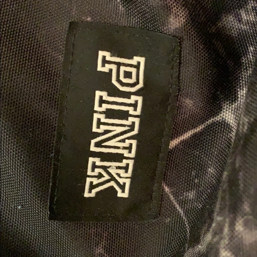 Pink vs backpack - Picture 5 of 5